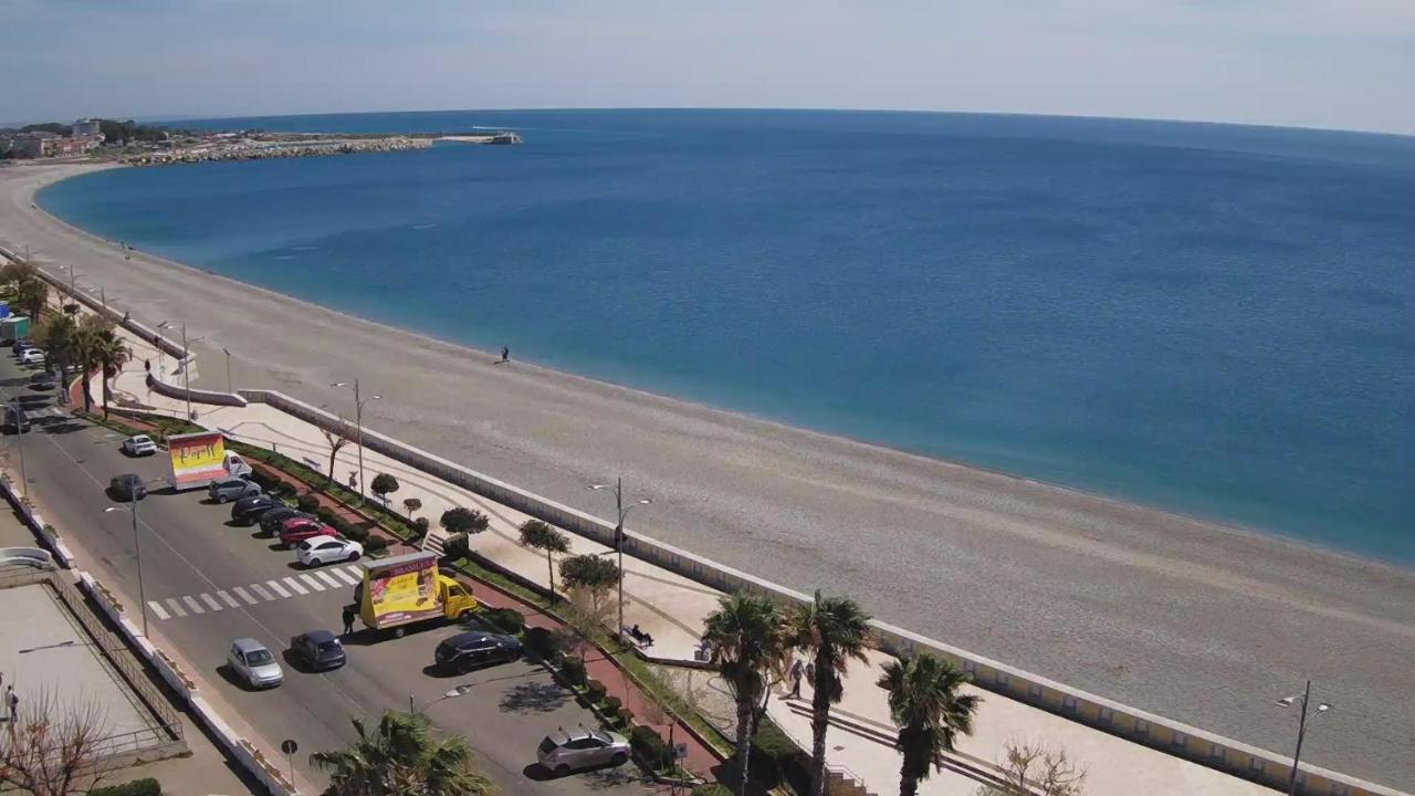 B E B Le Terrazze Sul Mare Bed & Breakfast Catanzaro Bagian luar foto